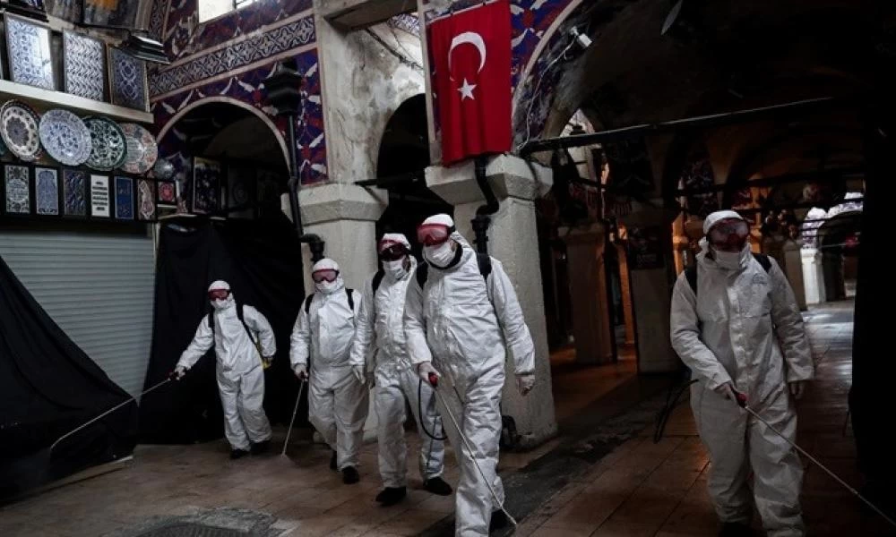 Τουρκία: 11.500 κρούσματα κορονοϊού και 236 θάνατοι το τελευταίο 24ωρο